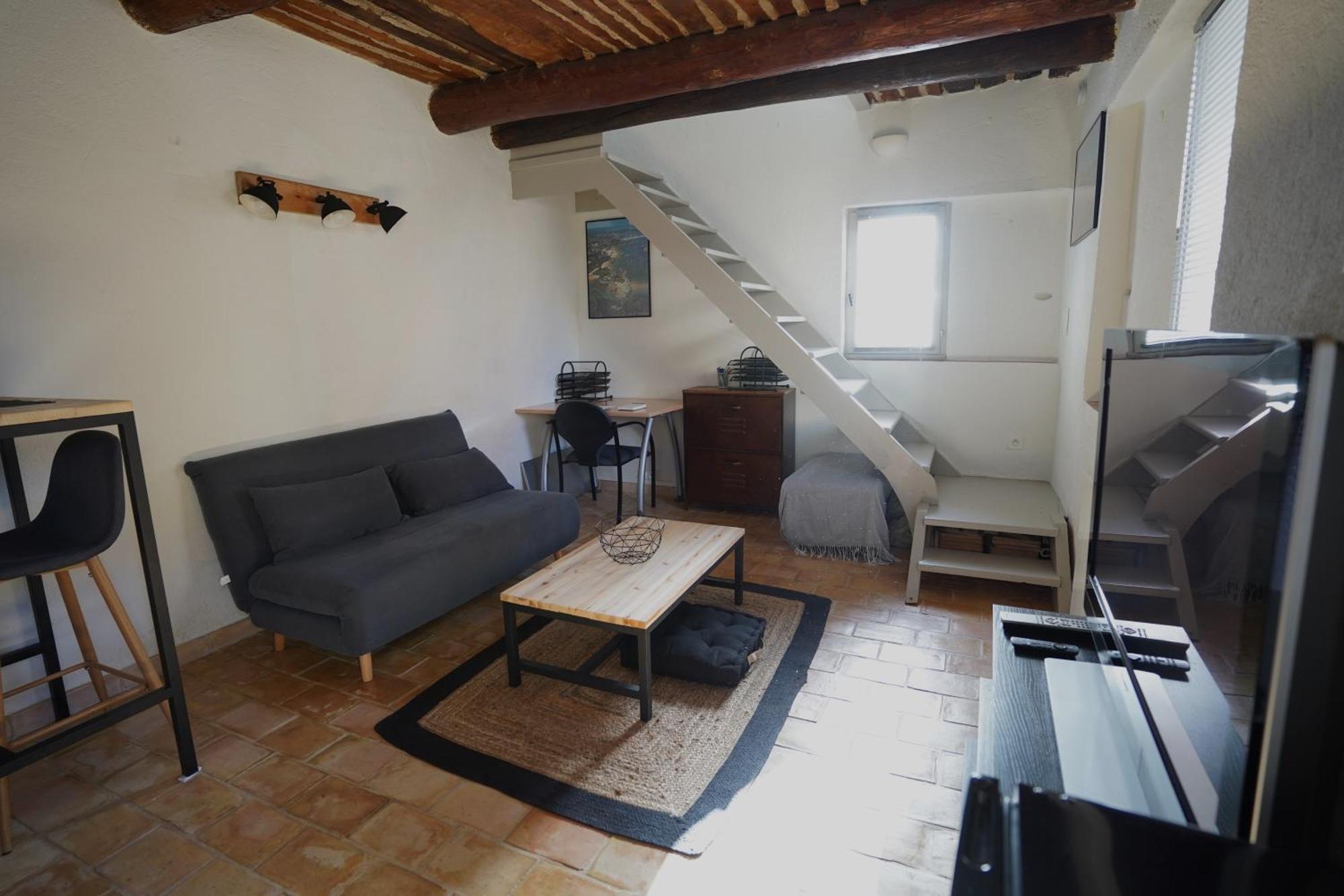 Maison De Village Provencal Ventabren Екстериор снимка